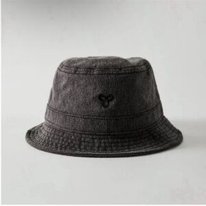 Aritzia TNA Denim Bucket Hat size Small / Medium
